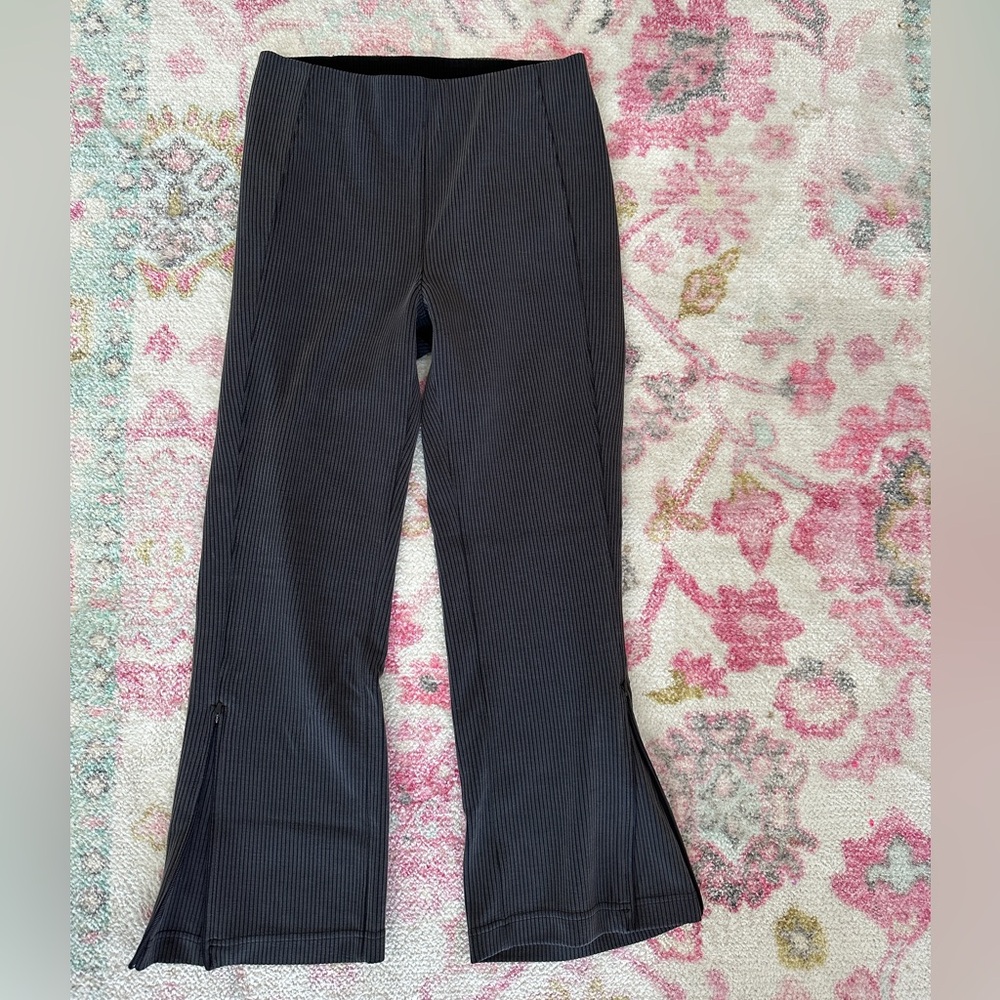 Lululemon Ribbed Softstreme Zip Leg High Rise Cropped Pant 25” 
Color Black